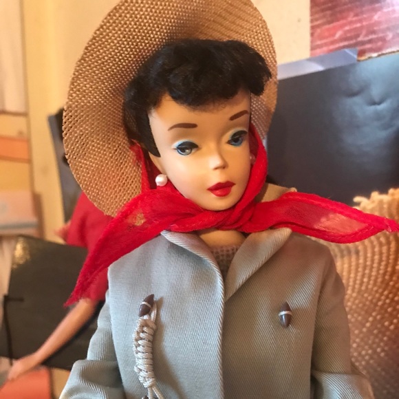 Meet your Posher, Robin - Picture 2 of 6